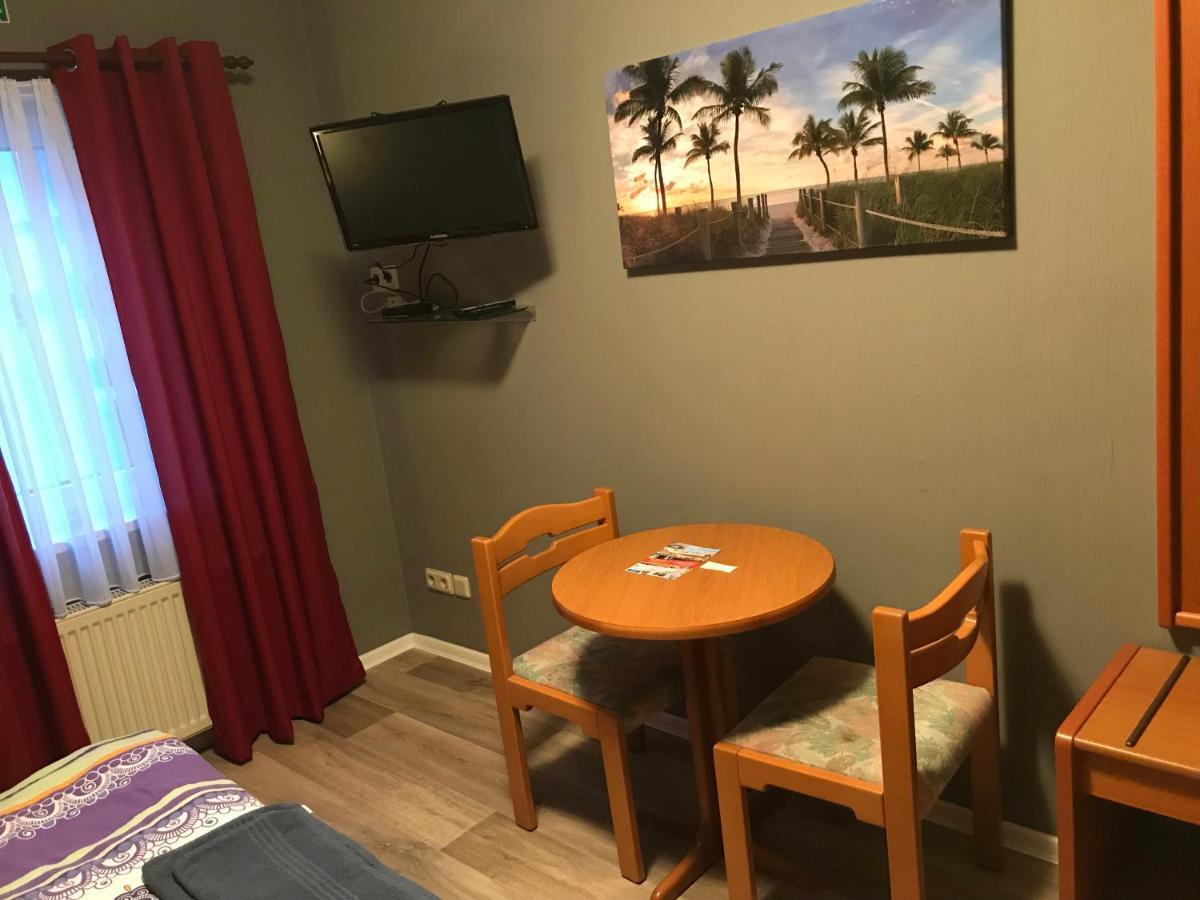 Pension Am Stadtrand Zerbst Екстер'єр фото