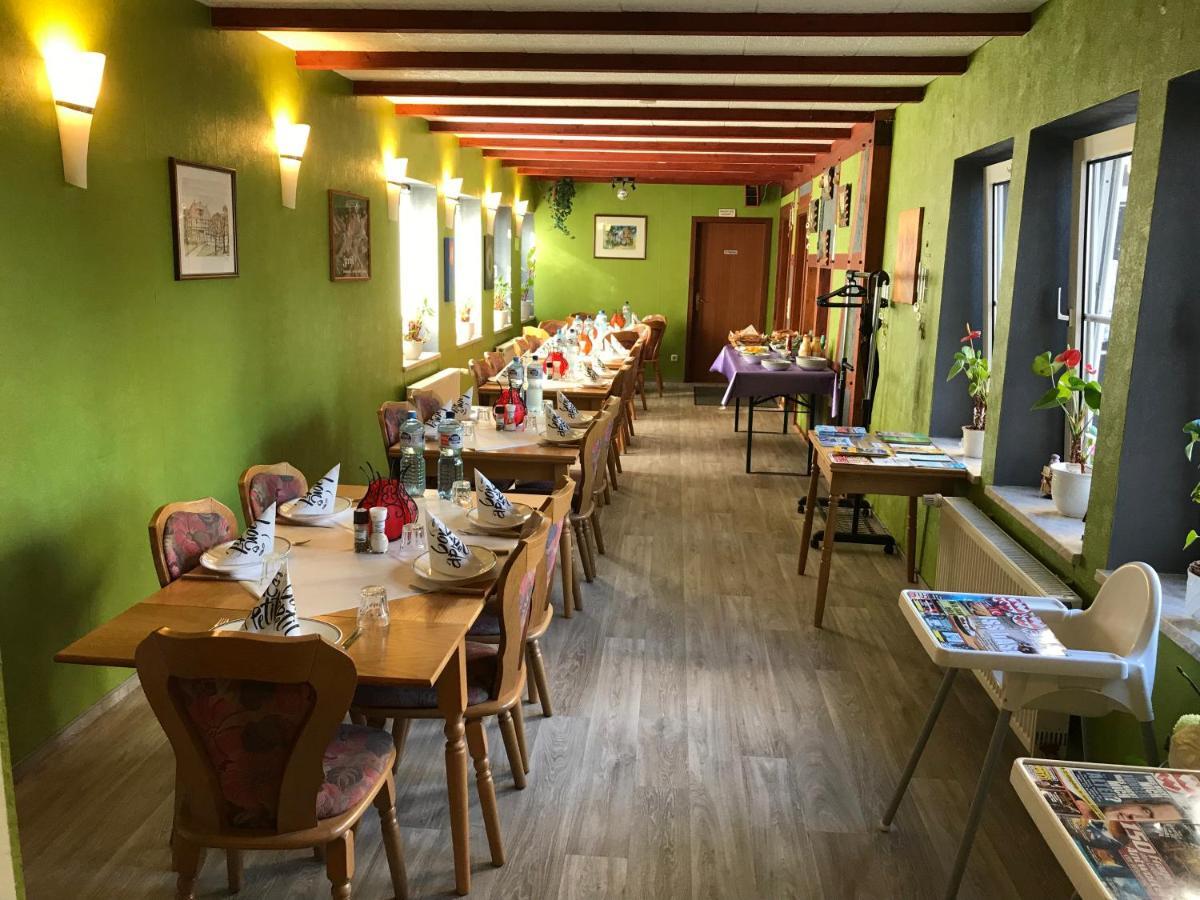 Pension Am Stadtrand Zerbst Екстер'єр фото