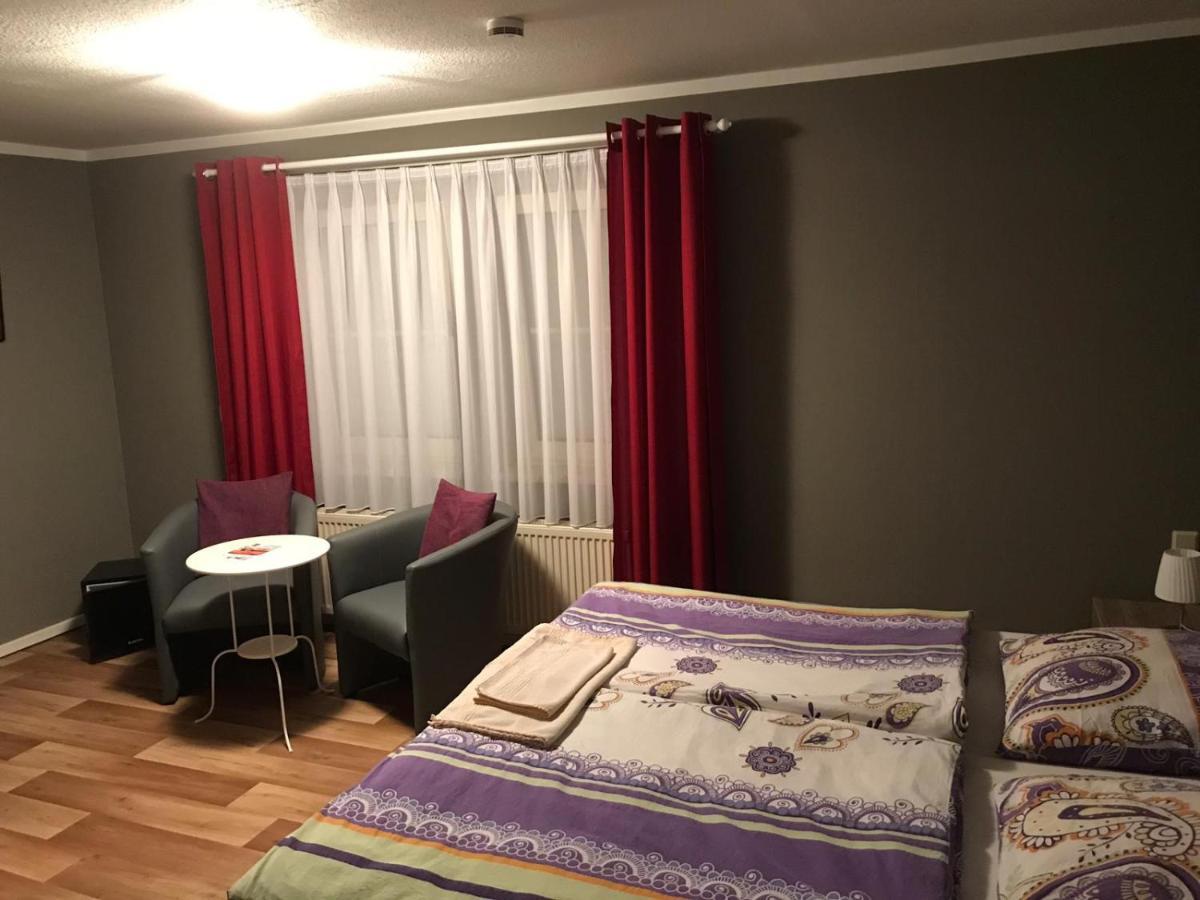 Pension Am Stadtrand Zerbst Екстер'єр фото